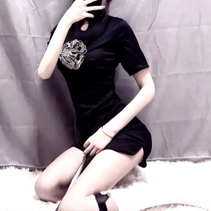 夜晚开的花 海报